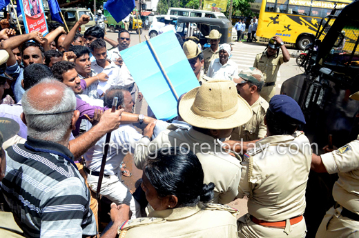 DYFI protest 
